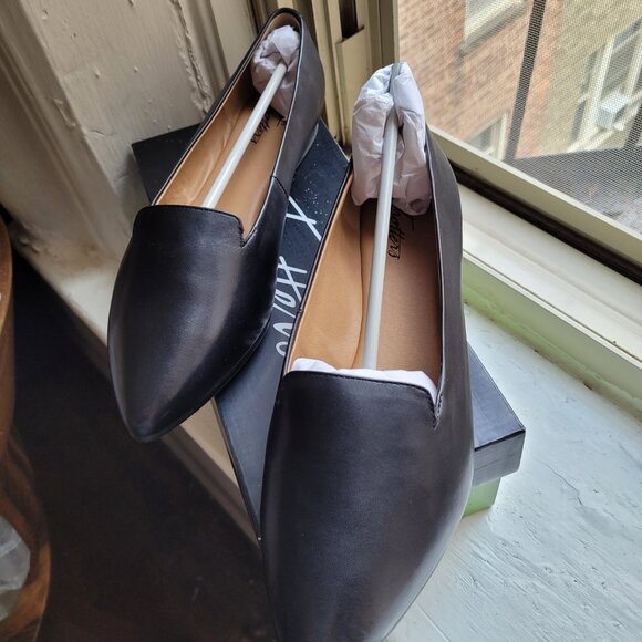 Trotters 'Harlowe' Leather Loafer (Flat) in Black 10.5 W NIB - Picture 8 of 9